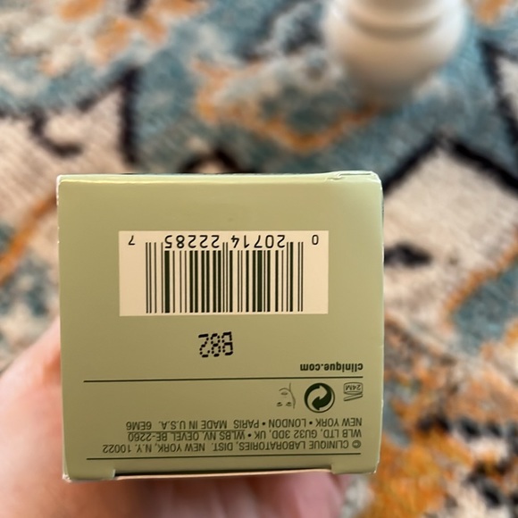 New in box - Clinique Dramatically Different Moisturizing Gel - Picture 5 of 5